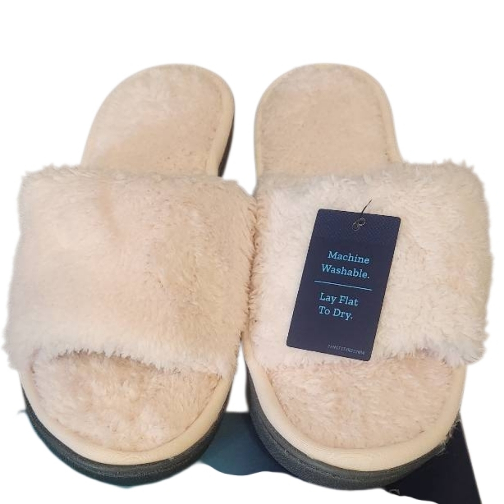 Isotoner Cozy Pink Women's Slippers Size